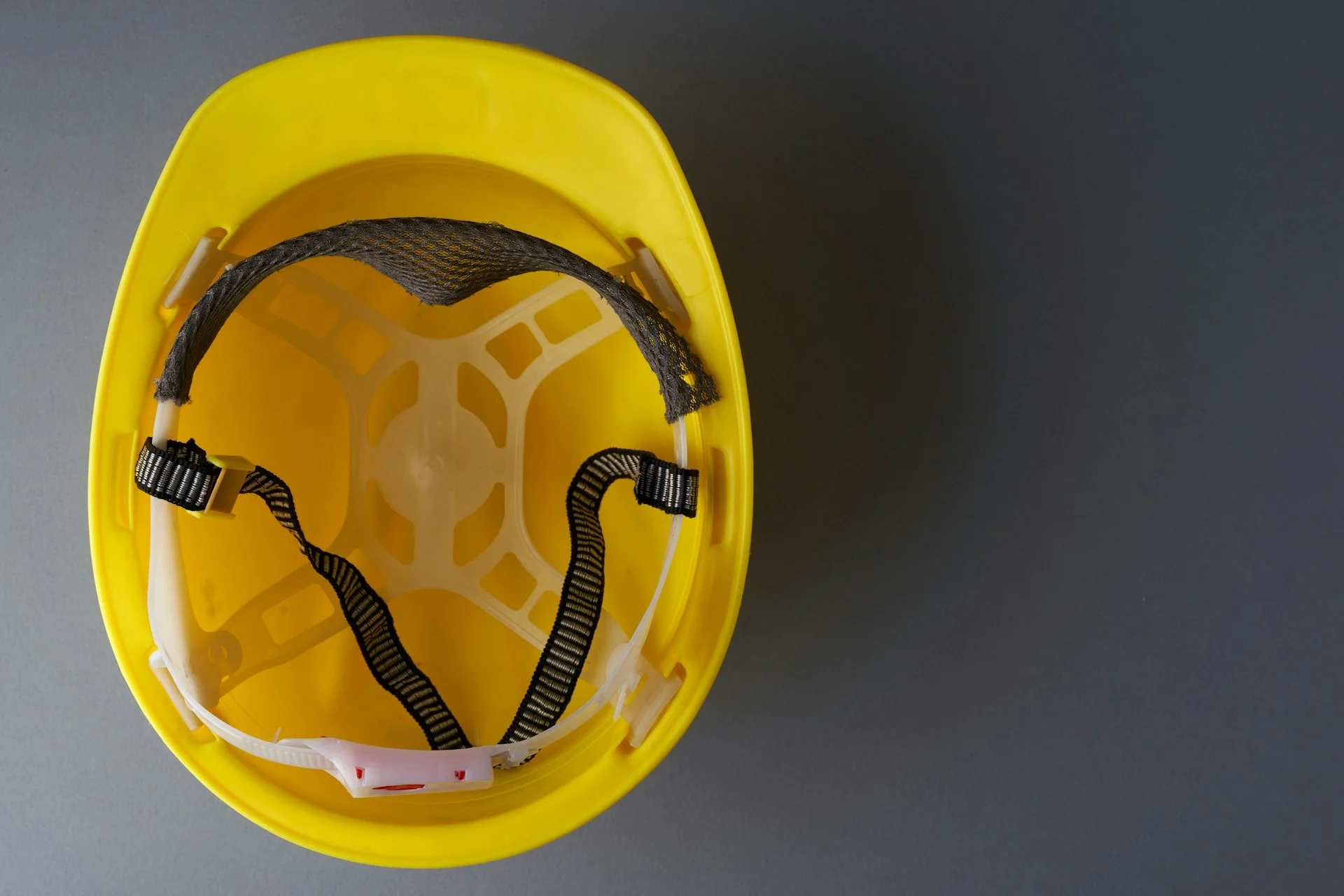 yellow hard hat